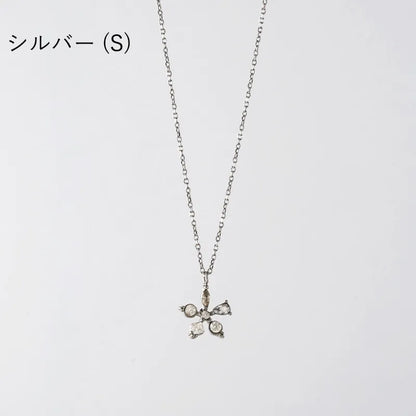 フラワーモチーフビジューネックレス