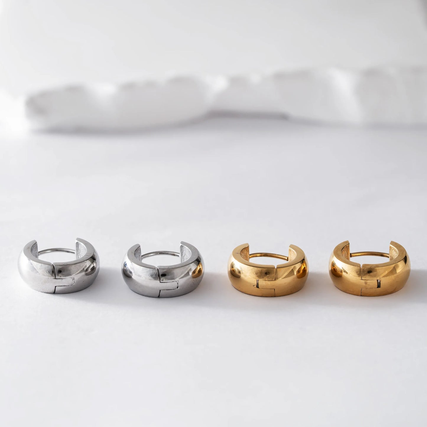 ワイドフープピアス