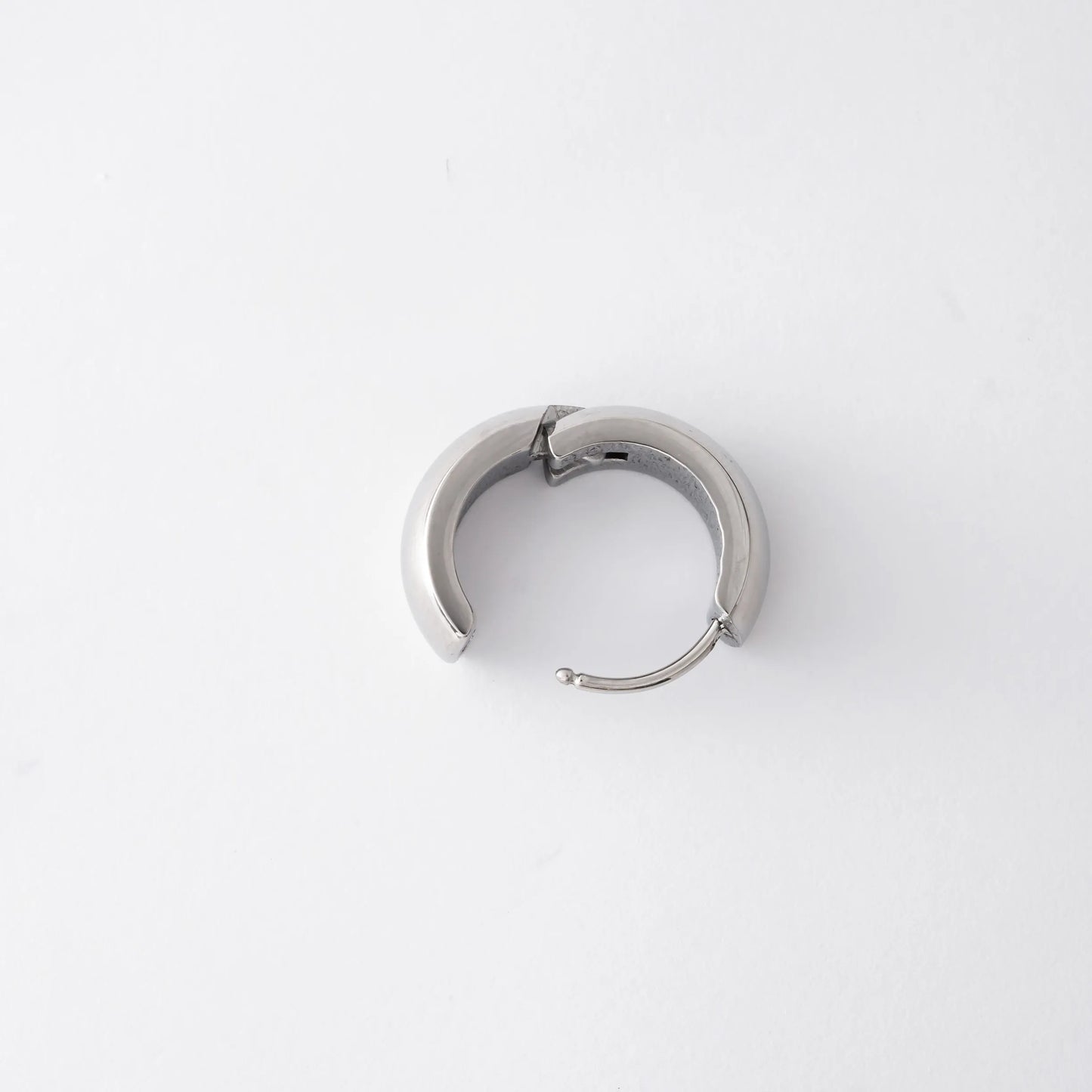 ワイドフープピアス