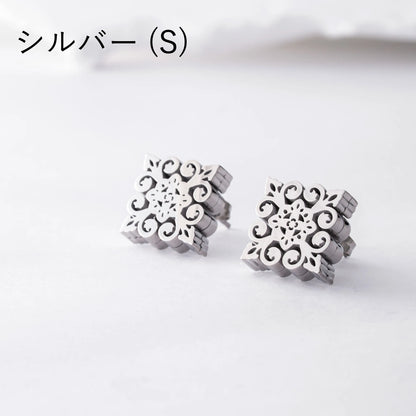 アラベスクモチーフピアス