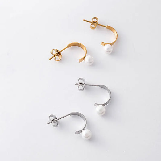パールポイントピアス