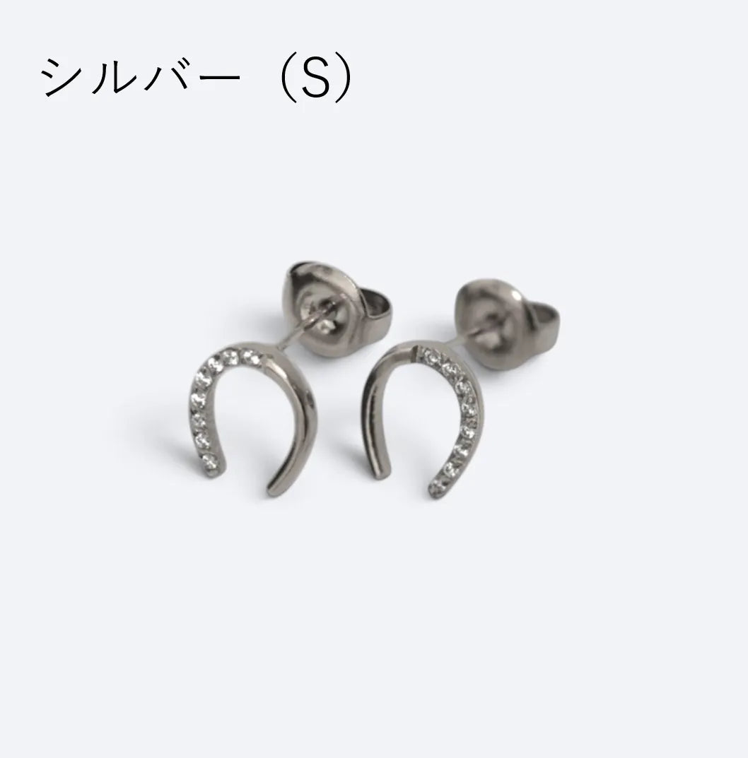 アシンメトリーホースシューライン ピアス